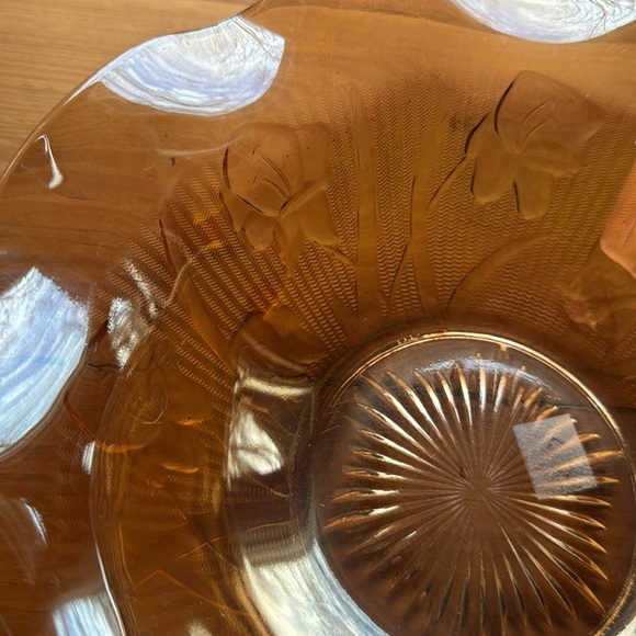 Peach 1960s  depression glass 9" ruffle bowl Jeanette iris - Picture 2 of 5